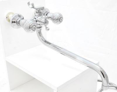 Смеситель Ванна GLORIOSO GL250-08 S022 1/2 м/к дл излив шаровое переключение*